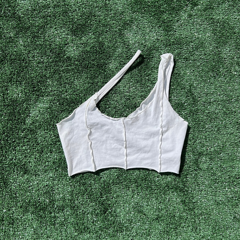 ONE SHOULDER TOP
